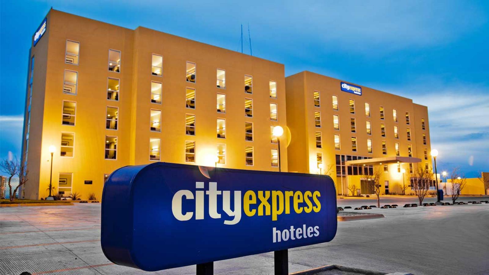hotel-la-paz-city-express-fachada-letrero-tarde_0
