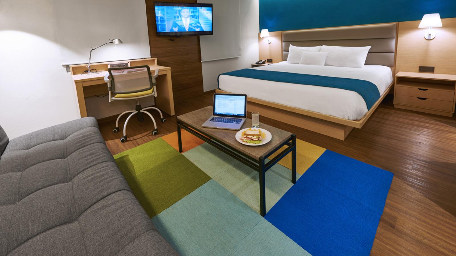 hotel-playa-del-carmen-city-express-suites-habitacion-suite-3_0