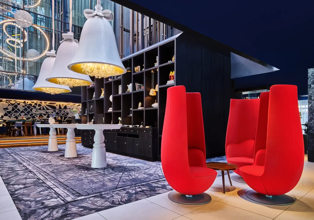 Andaz-Amsterdam-Prinsengracht-P334-Lobby-Tulip-Chairs.16x9.jpg